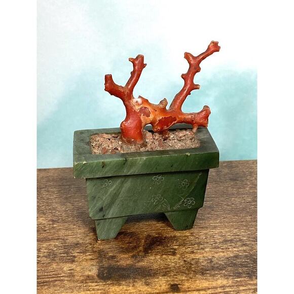 SCULPTURE OF CORAL BRANCHES in the Nephrite Planter Vintage - Picture 1 of 10